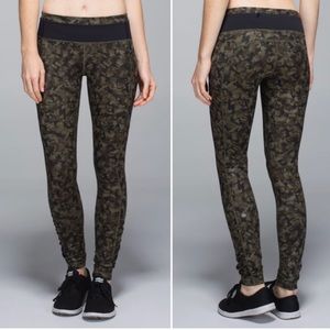 Lululemon Speed Tight III All Full-On Luxtreme Mystic Jungle Fatigue Green Black